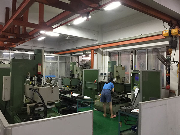 模具线切割加工中心